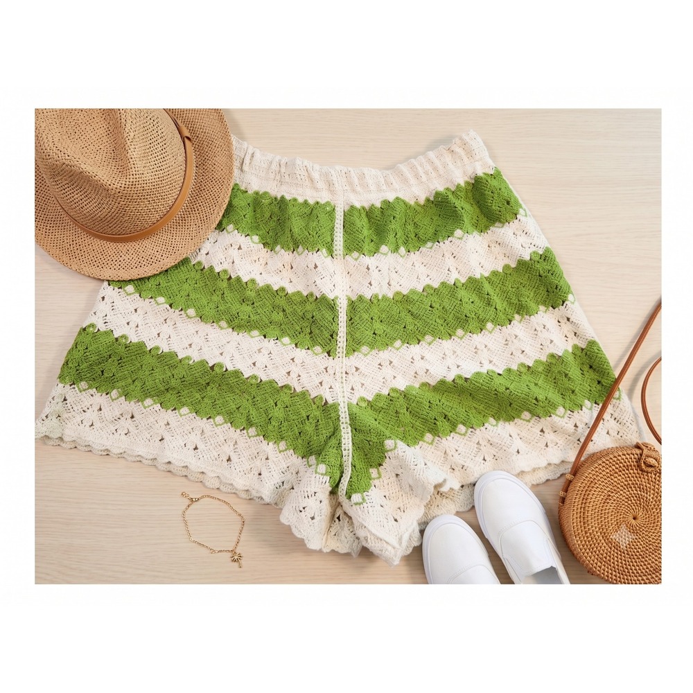 Rebellion Again Crochet Shorts Womens M Green Excellent Boho Striped Knit